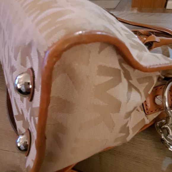 Michael Kors Hamilton's satchel - Picture 10 of 10